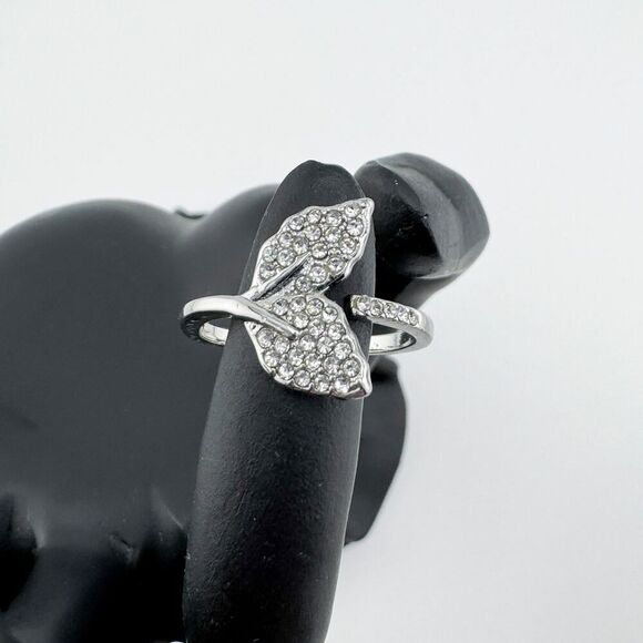 Vintage Whale Dolphin Mermaid Tail Rhinestone Ring Marine-Inspired Glam Retro - Picture 3 of 10
